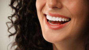 🦷 உங்கள் புன்னகையை பாதுகாக்க 5 எளிய டெண்டல் பராமரிப்பு வழிகள்