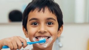 🦷 சிறுவயதில் இருந்து பல் பராமரிப்பு – எதிர்கால ஆரோக்கியத்தின் தொடக்கம்